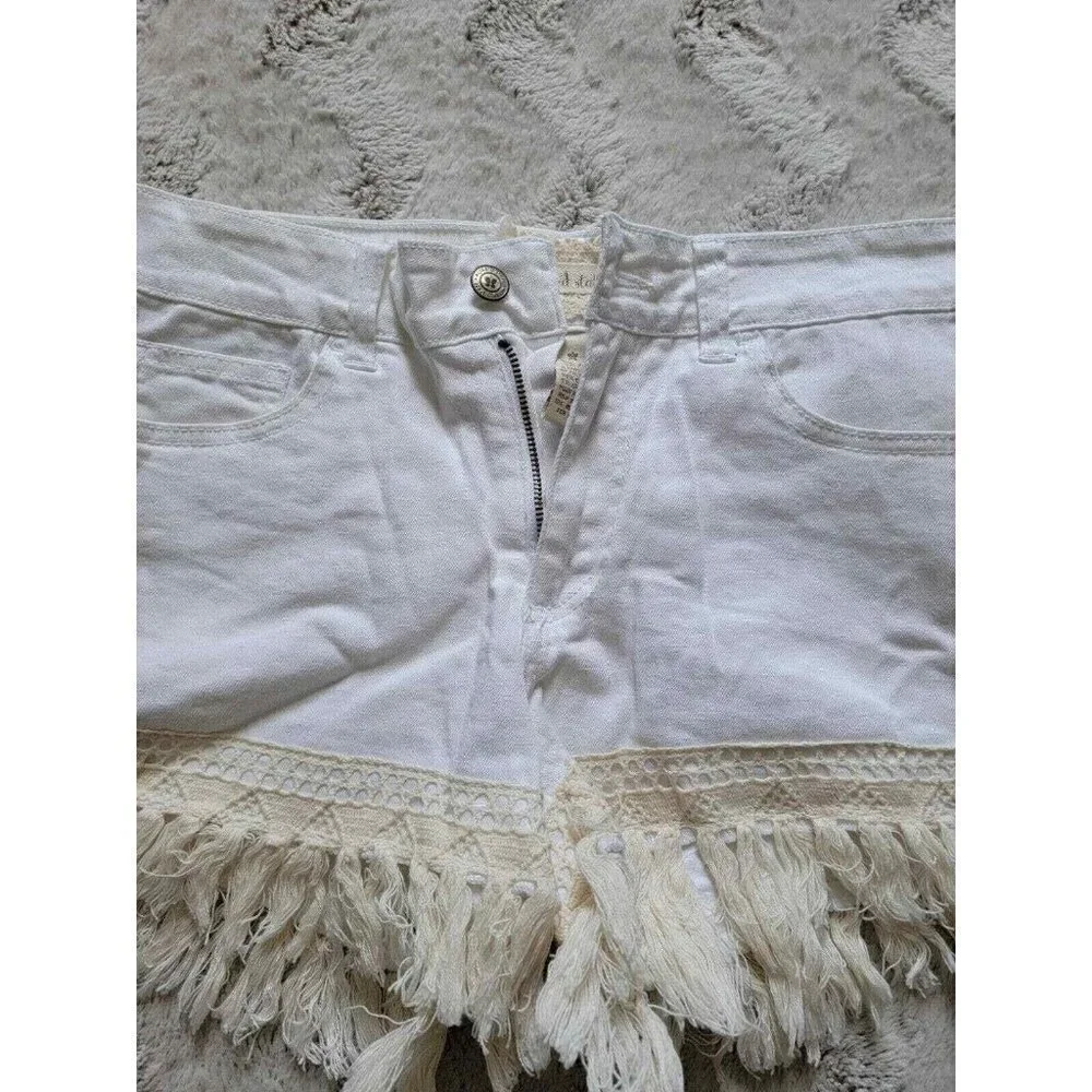 ✨CL Altar'd State Optic White Crochet Tassel Festival‎ Style Cotton Shorts 26/3